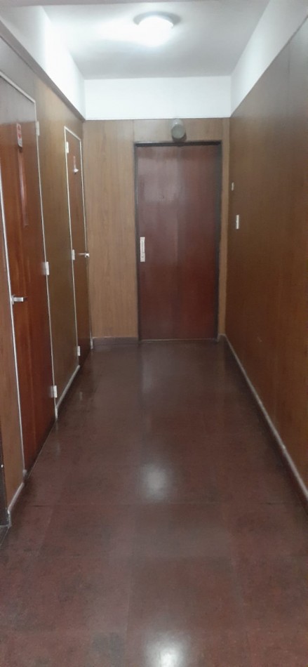 DEPARTAMENTO EN BV. OROÑO CON PATIO EXCLUSIVO Y COCHERA