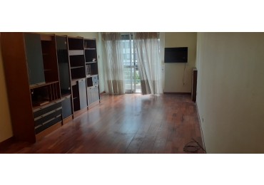 DEPARTAMENTO EN BV. OROÑO CON PATIO EXCLUSIVO Y COCHERA